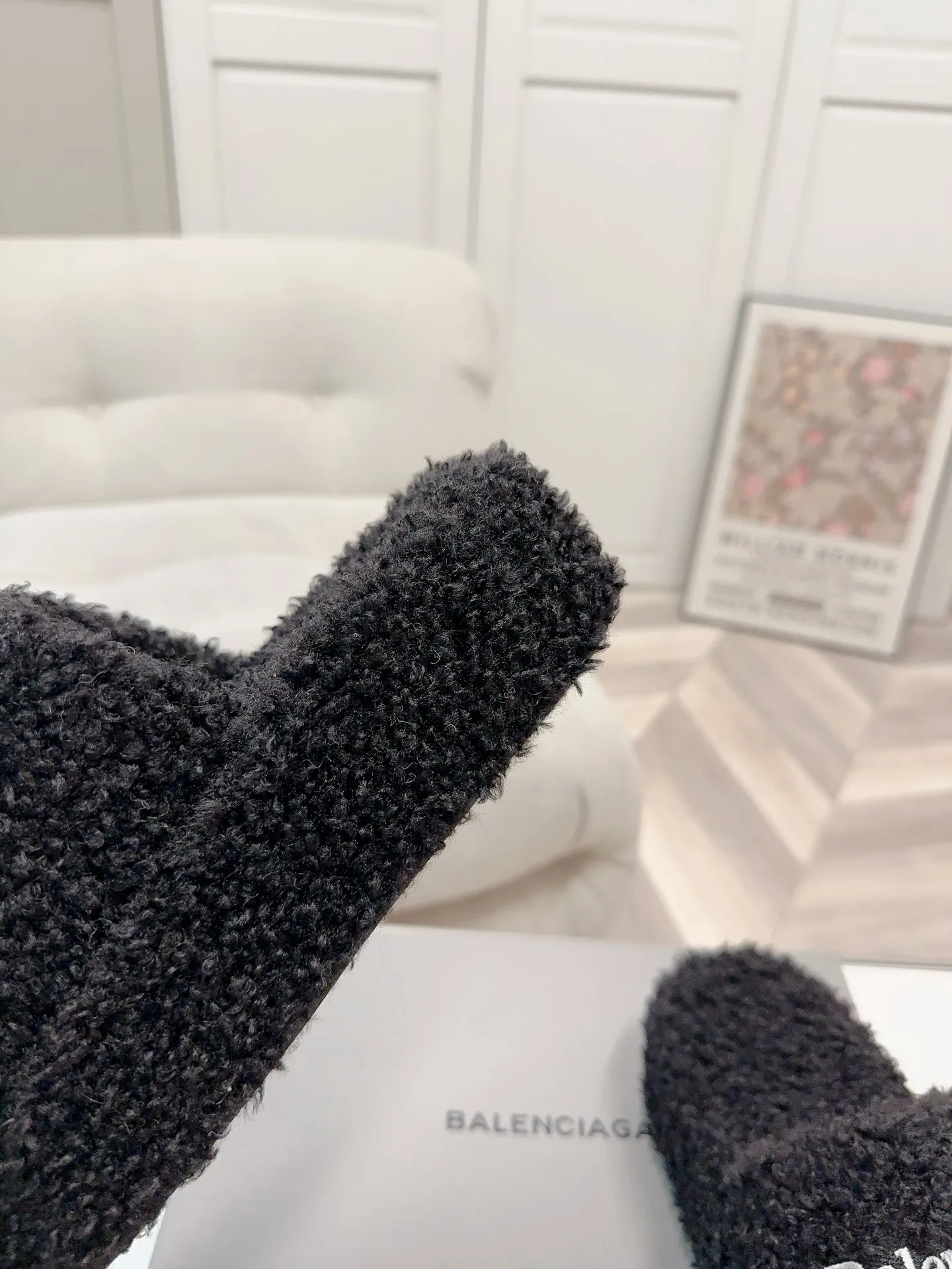 👟👟Ex-factory price 480👟👟Thick-soled Balenciaga autumn and winter trendy wool slippers💕cx upper letter pattern, electric embroidery logo embroidery technology! Full of high-end feel! Especially beautiful on the feet 🦶 🐑Material: wool (very soft and comfortable) 🐑Sole: Original non-slip and wear-resistant outsole 🐑Number/size: Women's 35-41